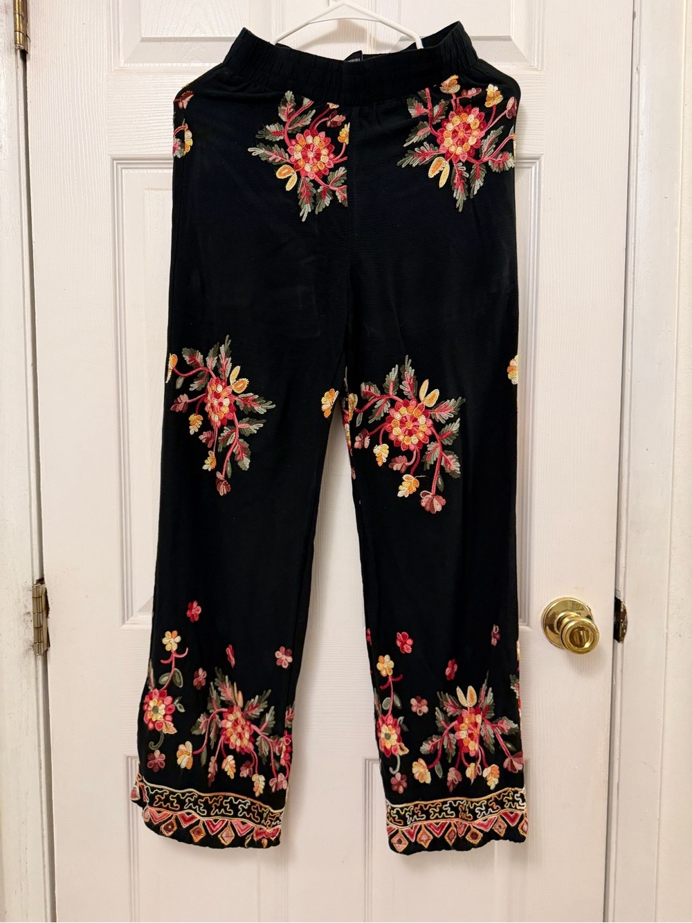 Liv Los Angeles Black Floral Embroidered Wide Lag Pants Size S - Picture 2 of 8